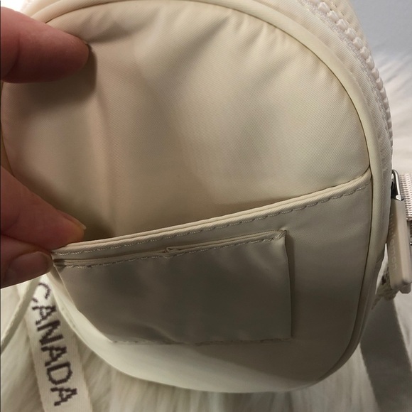 Lululemon Team Canada Future Legacy Crossbody Bag NWOT - Picture 5 of 10
